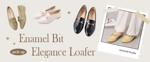 422001エナメルローファー