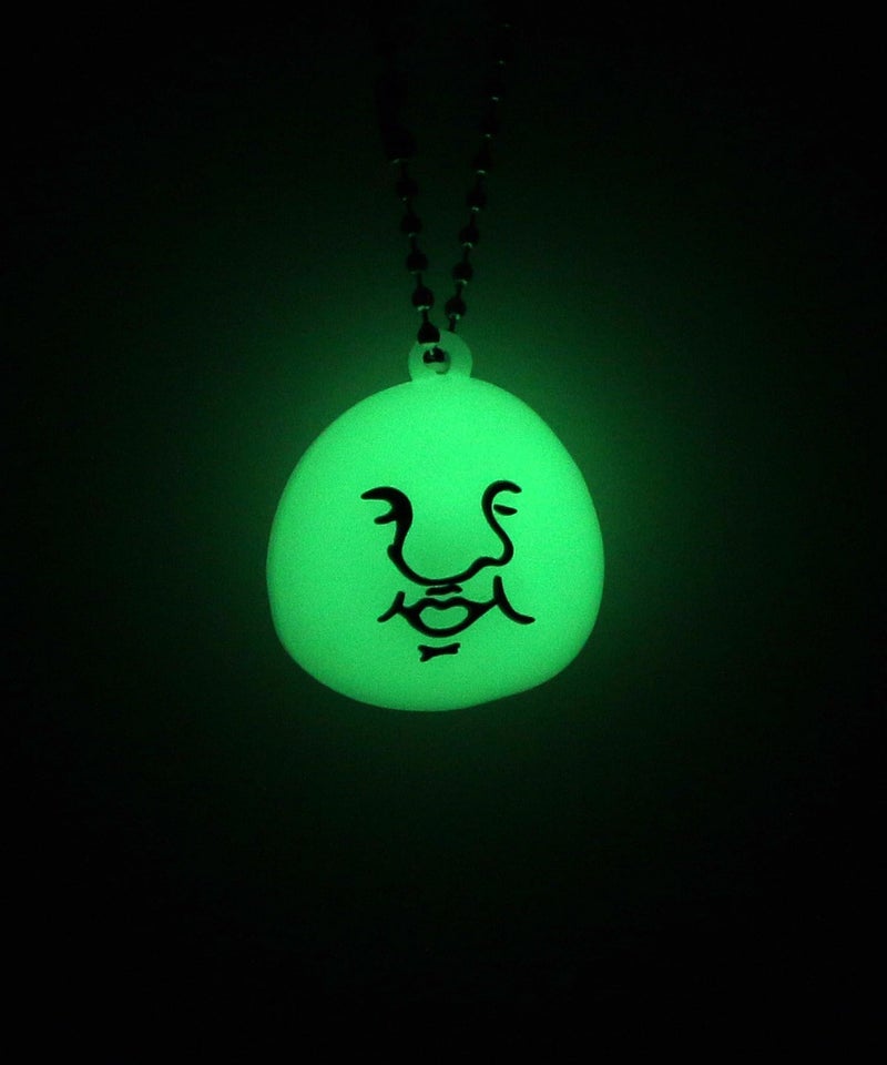 夜に光る『蓄光おっさんキーホルダー』も付いてくる