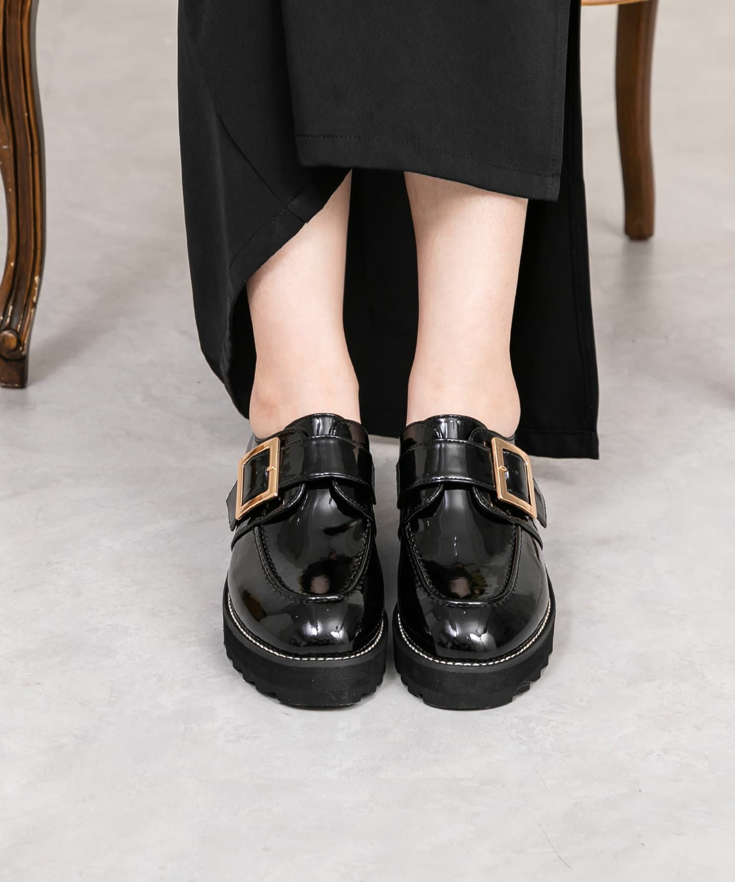 LE MONDE 黒 ベルベット バックル付き ローファー ワンベルトバックルデザイン厚底ローファー | andex shoes product